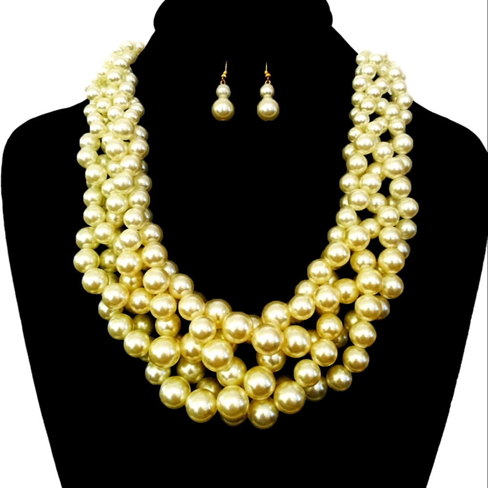 Elegant Gold Pearl Necklace Set